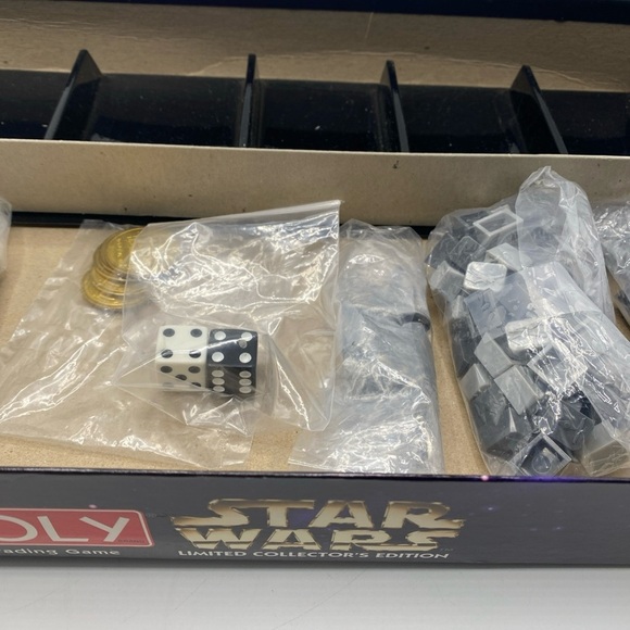 Monopoly Star Wars 1996 Limited Collectors Edition 20th Anniversary - Picture 4 of 8